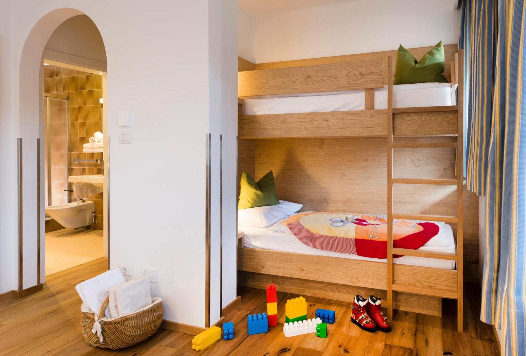 Hotel Fameli Olang Værelse billede