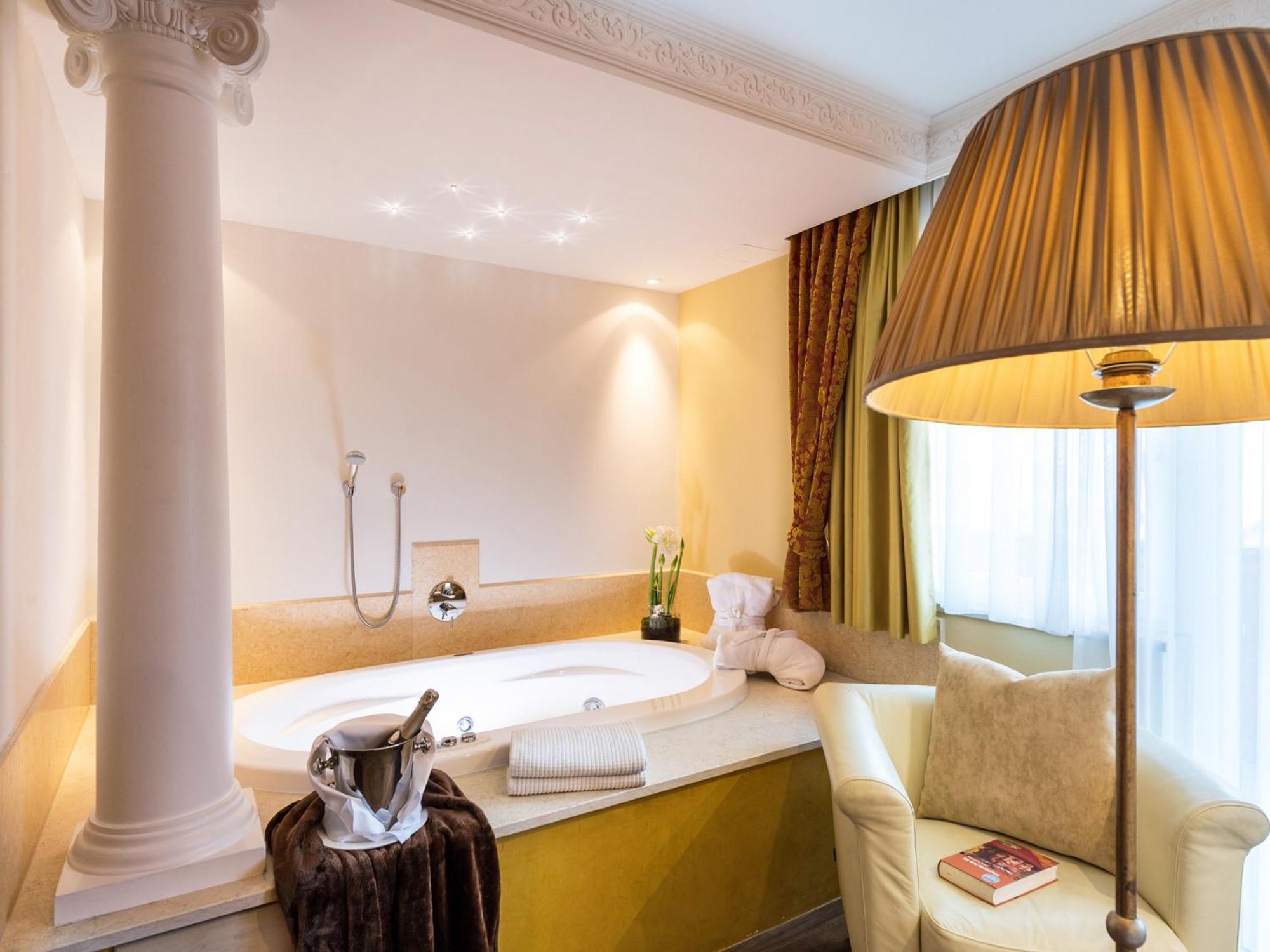 Hotel Fameli Olang Værelse billede